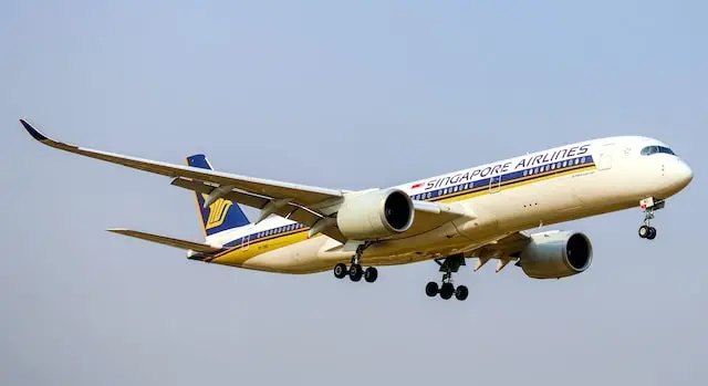 Singapore airlines Flight grounded due to Bomb Threat.