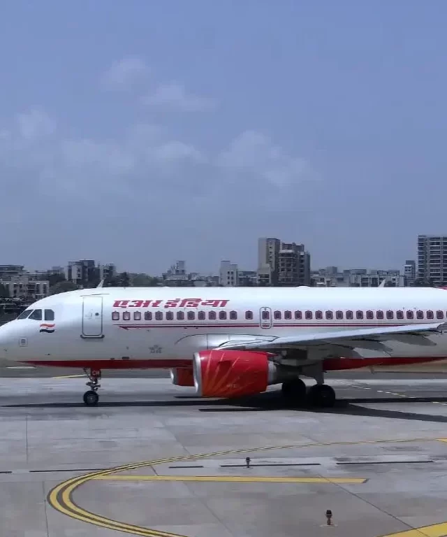 windshield Delhi Airport at emergency due to Air India Flight